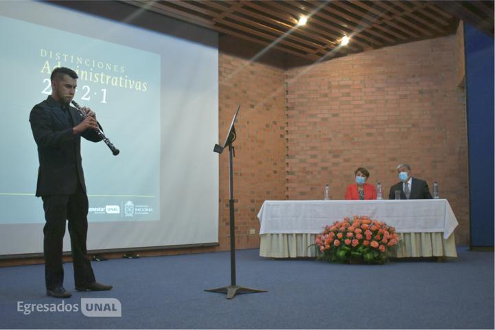 ceremonia-egresados-distinguidos-2021